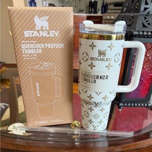 Stanley Quencher H2O Tumbler